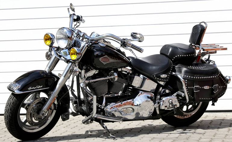 Harley-Davidson FLHTC Electra-Glide Ultra-Classic